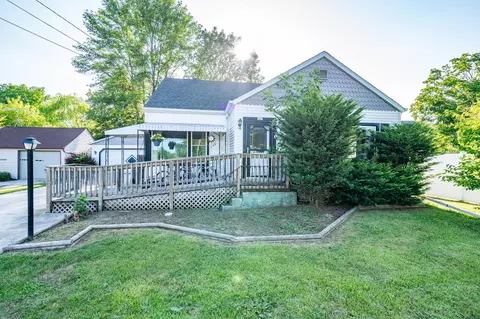 527 S Main St, Mishicot, WI 54228