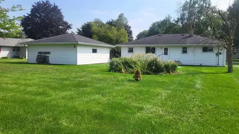 2440 W Roberts Ave, Appleton, WI 54914 photo 3