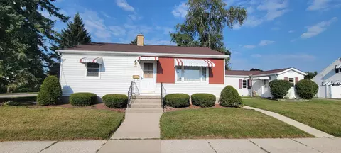 934 N 21st St, Manitowoc, WI 54220