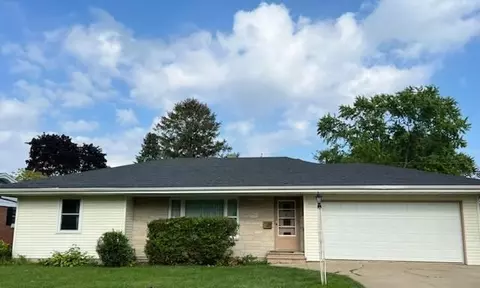 1026 Oak St, Oshkosh, WI 54901