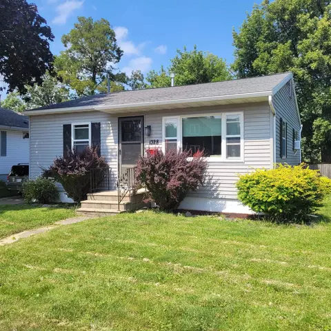 1328 W Bent Ave, Oshkosh, WI 54901