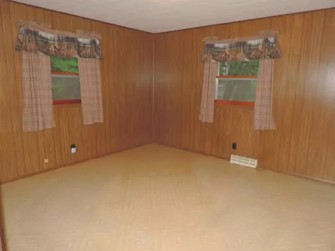 Bedroom - 11908 Sleeter Rd, Suring, WI 54174 photo 1 of 2