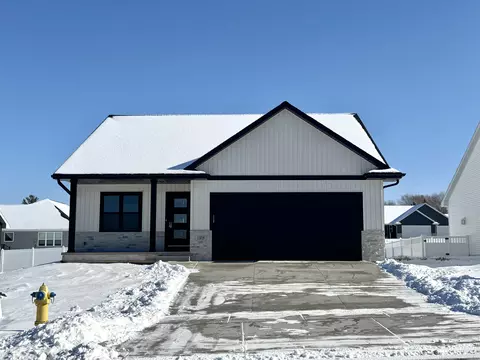 1128 Lake Largo Dr, Green Bay, WI 54311