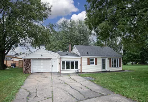 818 Adams St, Little Chute, WI 54140