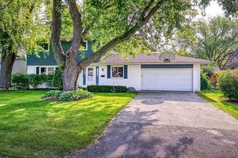 1036 Eden Dr, Neenah, WI 54956