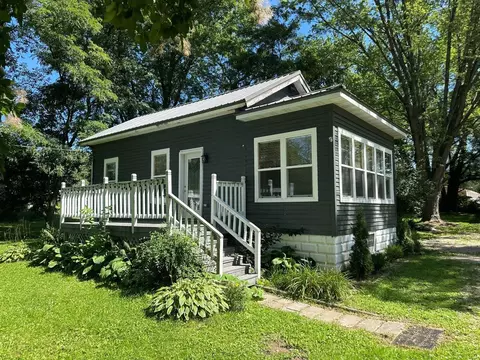 n5812 Old Keshena Road, Shawano, WI 54166