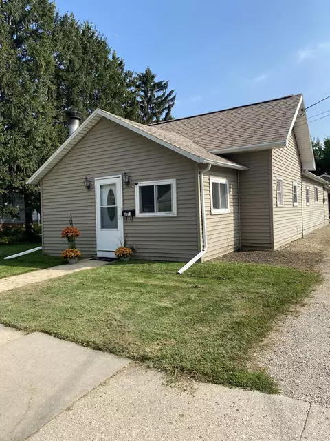 227 Chute St, Menasha, WI 54952