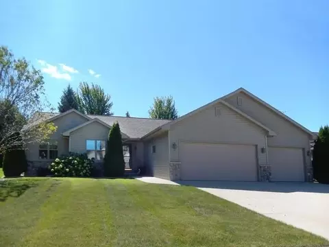 66 Yacoub Ln, Fond Du Lac, WI 54935