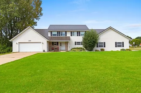 1569 Alamosa Trl, Green Bay, WI 54313