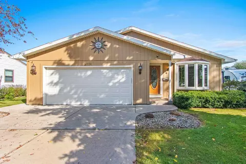 2531 Greenwald St, Green Bay, WI 54301