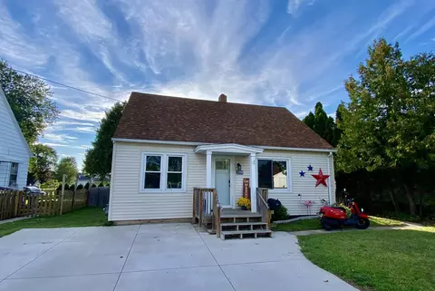 2509 18th St, Menominee, MI 49858