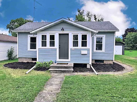 430 Madison Ave, Omro, WI 54963