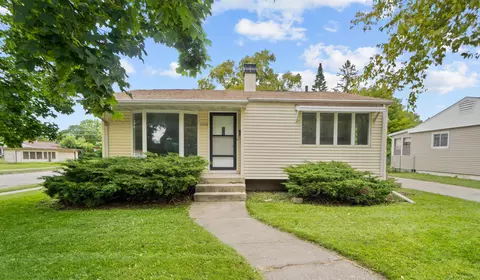 1238 W 6th Ave, Oshkosh, WI 54902
