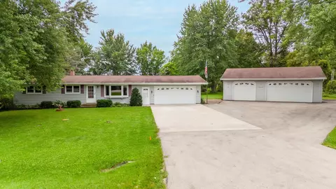 w6095 County Road S, Black Creek, WI 54106