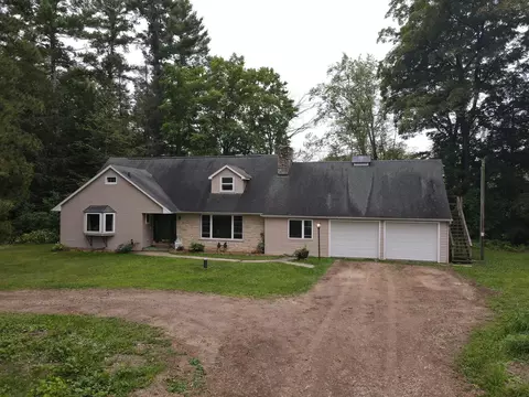 10945 Clinic Rd, Suring, WI 54174
