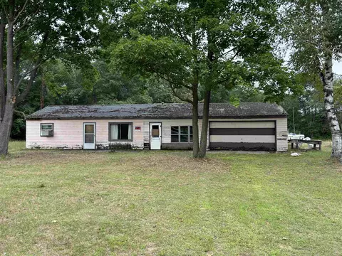 n2138 River Drive, Wallace, MI 49893