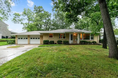 1099 St Charles Dr, Green Bay, WI 54311