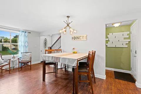 Dining - 924 W Brewster St, Appleton, WI 54914 photo 2 of 3