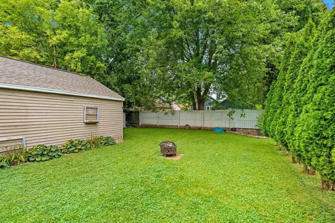 Exterior - 924 W Brewster St, Appleton, WI 54914 photo 6 of 9