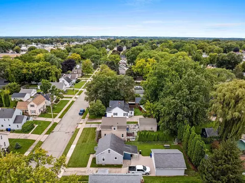 View/Area - 924 W Brewster St, Appleton, WI 54914 photo 2 of 2