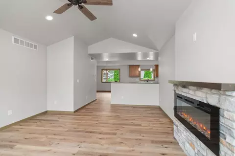 w5906 Blazing Star Drive, Appleton, WI 54915 photo 8