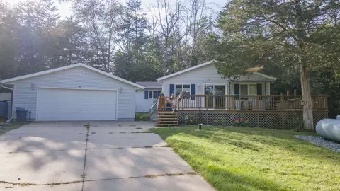 w5679 Cedar Trail, Neshkoro, WI 54960