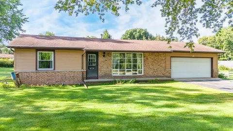 4187 Leonard Point Rd, Oshkosh, WI 54904