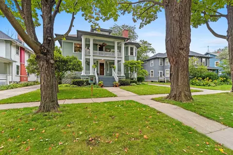 833 S Quincy St, Green Bay, WI 54301