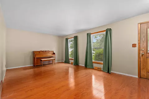 2208 W Larkspur Dr, Appleton, WI 54915 photo 3