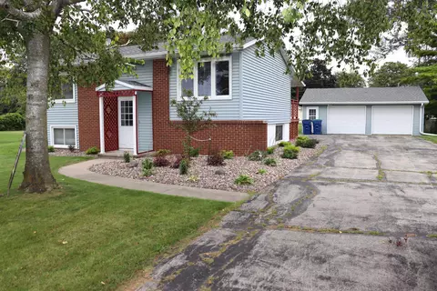 1482 County Rd O, Neenah, WI 54956