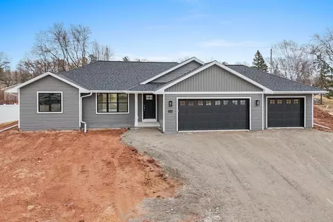 526 Rosemary Ct, Pulaski, WI 54162