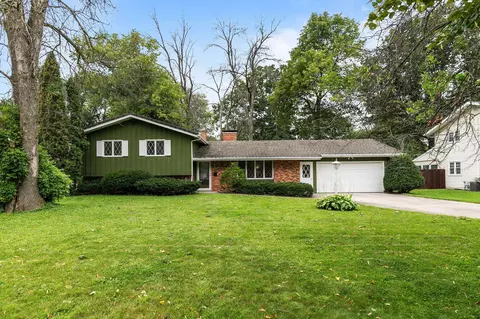 2109 S Kernan Ave, Appleton, WI 54915
