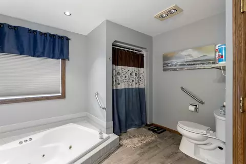 Bath - 1819 W Main St, Appleton, WI 54911 photo 3 of 6