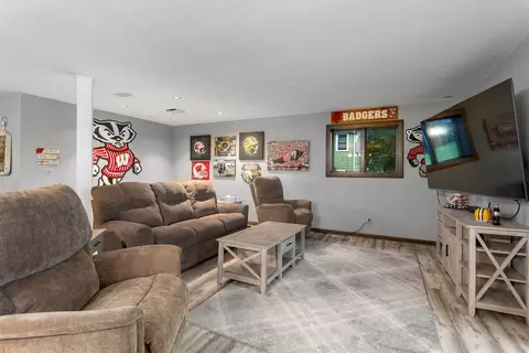 Living - 1819 W Main St, Appleton, WI 54911 photo 6 of 7