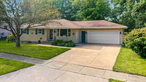 1001 W 10th St, Kaukauna, WI 54130