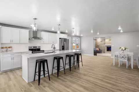 Kitchen - 1106 N Hawthorne Dr, Appleton, WI 54915 photo 2 of 4