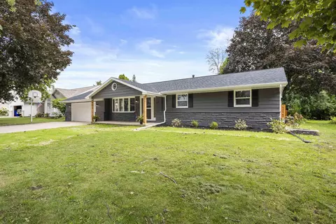 Exterior - 1106 N Hawthorne Dr, Appleton, WI 54915 photo 9 of 10