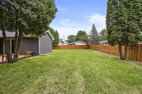 Exterior - 1106 N Hawthorne Dr, Appleton, WI 54915 photo 6 of 10