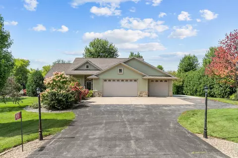 n735 Petit Court, Fremont, WI 54940