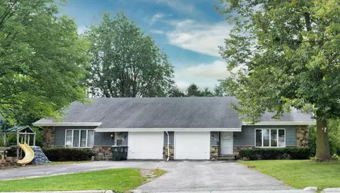 614 Crestview Dr, Seymour, WI 54165