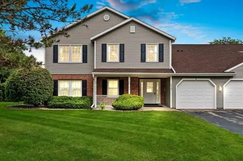 2510 Village Ln #D, Oshkosh, WI 54904