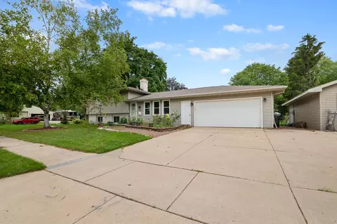 1110 Lourdes Ave, De Pere, WI 54115