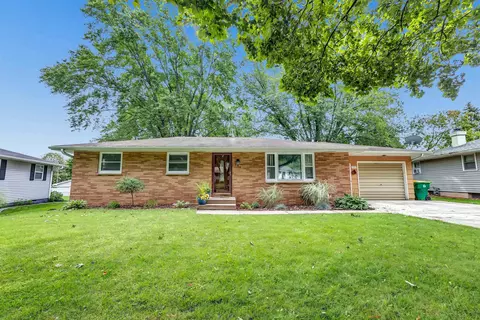 509 Bluebird Ln, Green Bay, WI 54303