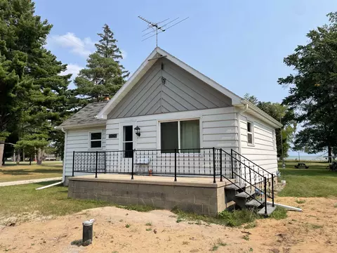 5202 County Rd N, Oconto, WI 54153