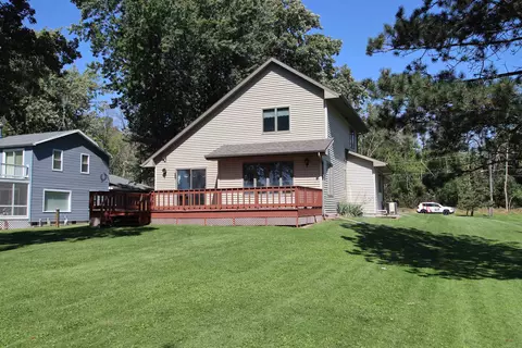 4571 Plummers Point Rd, Oshkosh, WI 54904