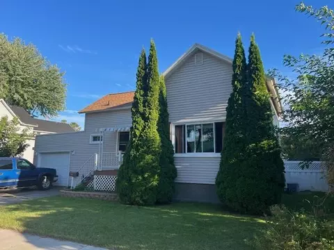 208 Bird St, Marinette, WI 54143