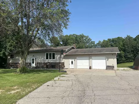 994 E Frontage Rd, Little Suamico, WI 54141