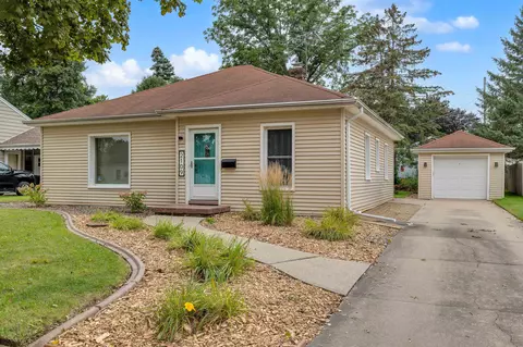 2109 N Division St, Appleton, WI 54911
