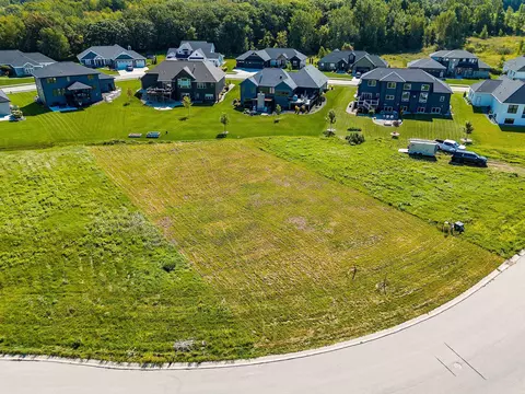 4615 Grande Ridge Dr, De Pere, WI 54115