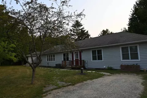 10445 N Bay Rd, Sister Bay, WI 54234